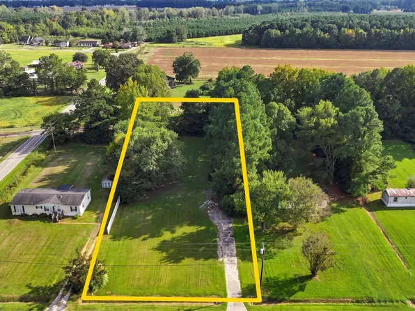 404 Pasquotank Station Road, Elizabeth City, NC 27909
