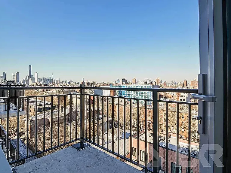 957 Atlantic Ave #518 — Photo 5