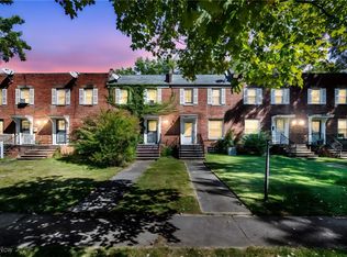 4043 Township Pkwy, Highland Hills, OH 44122