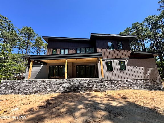 3rd image of 239 Hill Road