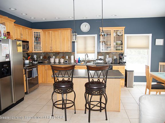 5th image of 9326 Foley Xing