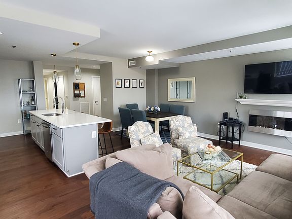 5th image of 525 W Lafayette Blvd #15A