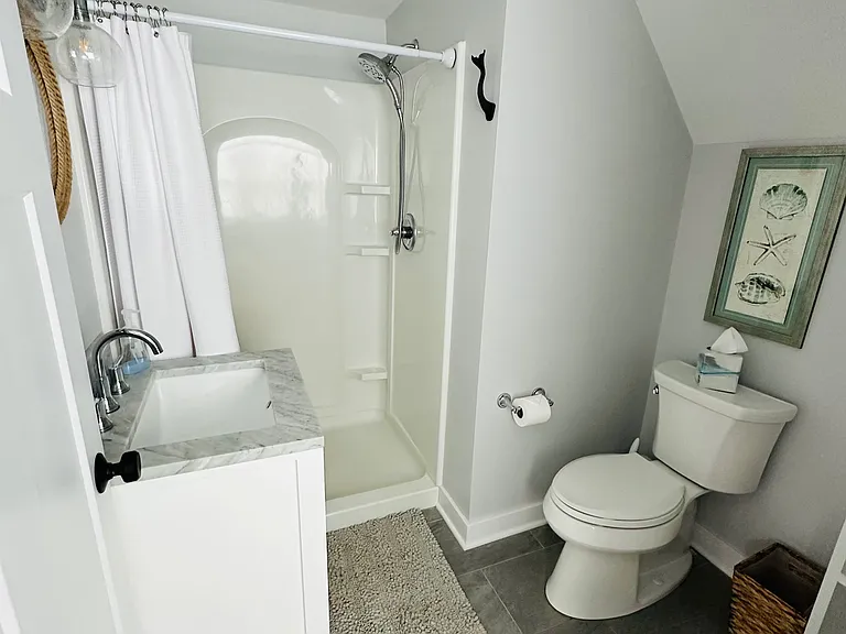 60 Traymore St — Photo 16