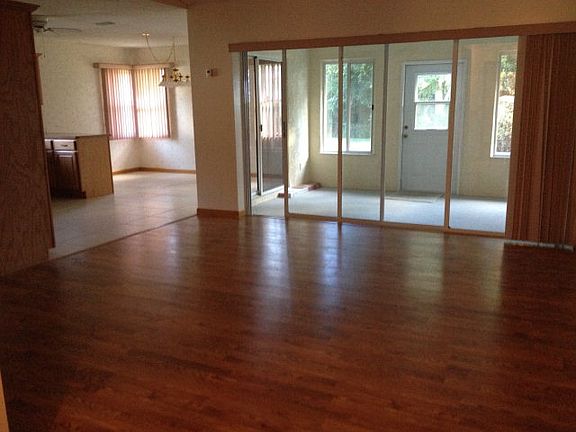 3rd image of 101 Forest Hill Dr