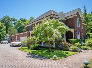 11 Rockaway Ave, Garden City, NY 11530
