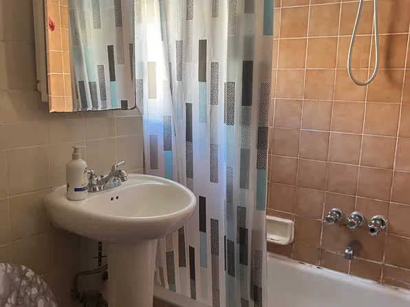 382 Avenue P image 16 of 19