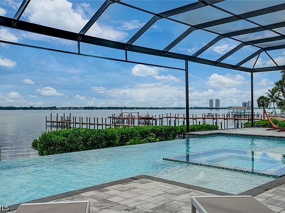 3rd image of 6390 River Club Ct