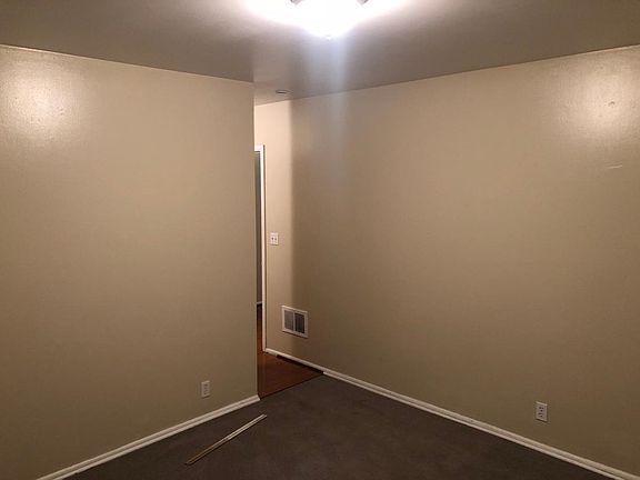4th image of 838 S Roberta St APT 3
