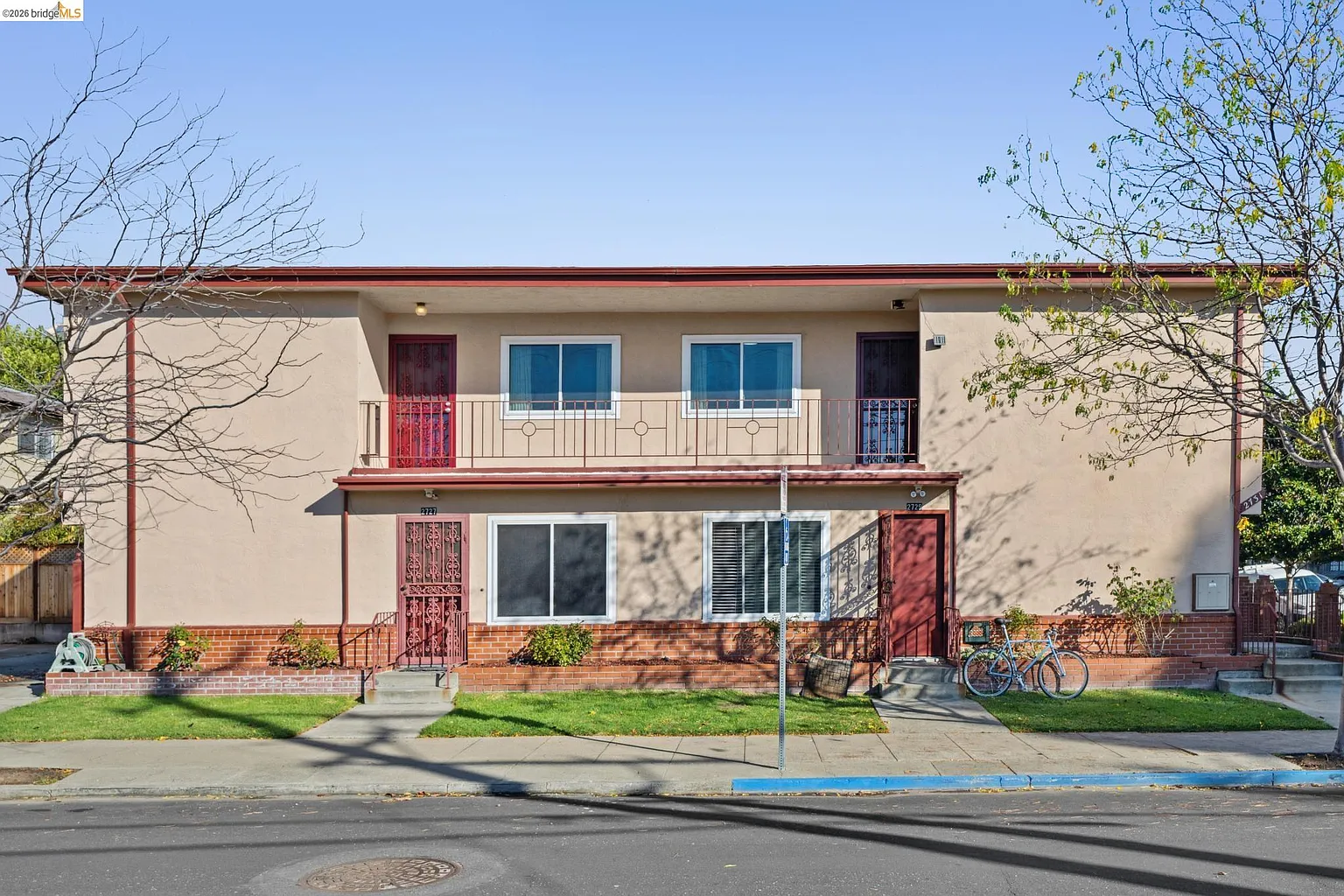 2727 McGee Ave photo 1