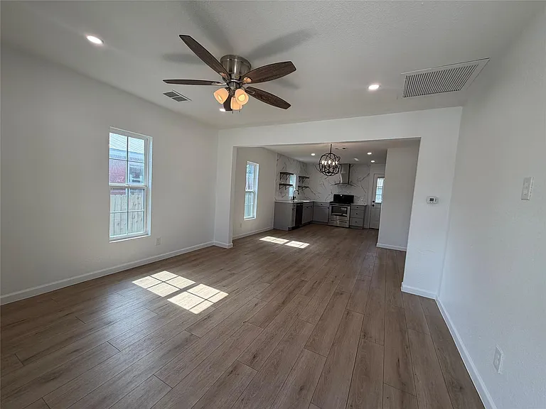 1207 Pine St — Photo 5