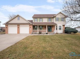 545 Bridgewater Dr, Oregon, OH 43616