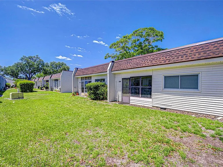 13870 Oakwood Ln — Photo 29