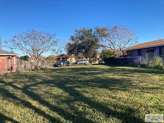 4th image of 611 Truman Dr #29