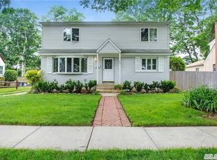 193 Richard Ave, Merrick, NY 11566