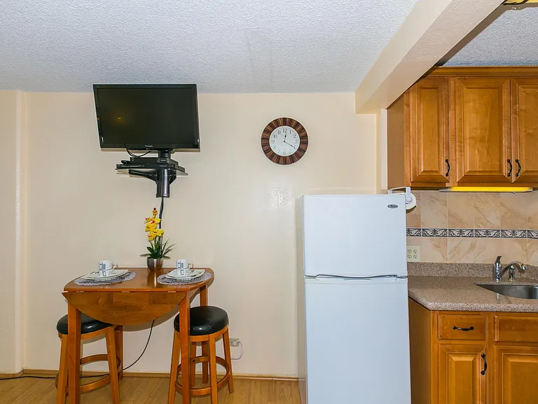 1920 Ala Moana Blvd #705 — Photo 8