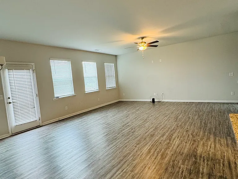 52 Briarwood Dr E — Photo 6
