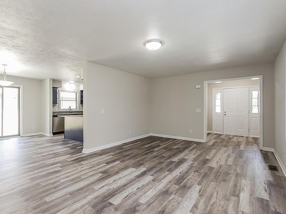4th image of 5322 Villa Ct