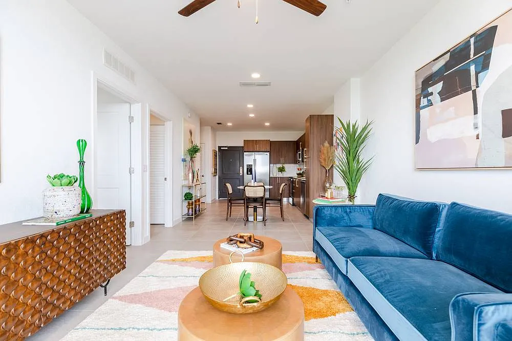 3 bed, 2.5 bath, 1215 sqft, $4,150 — Photo 4