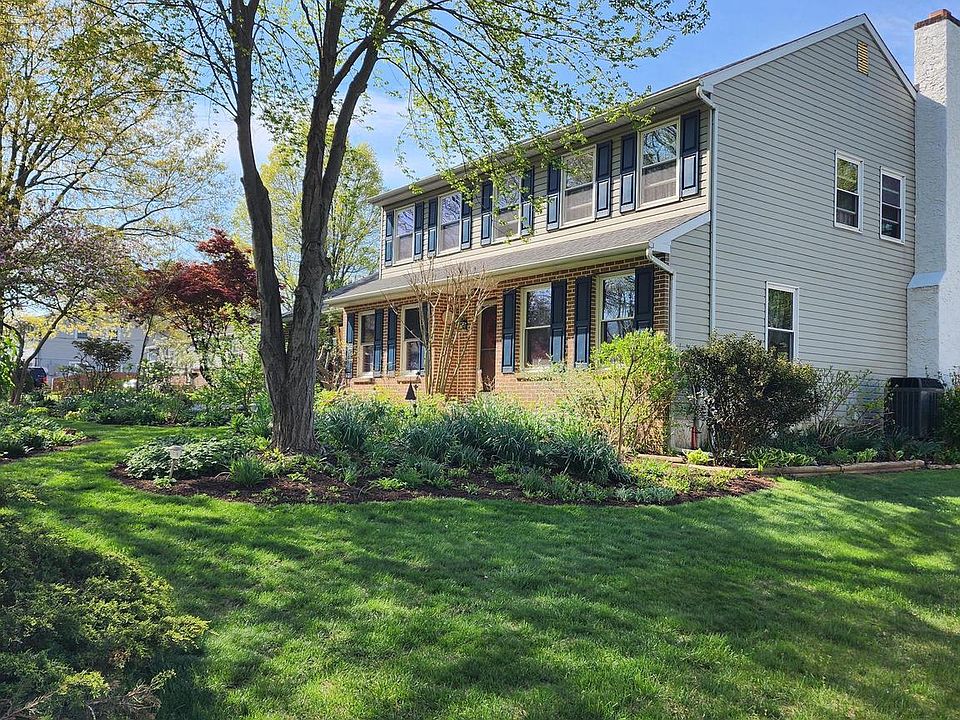 1st image of 1352 Meadow Ln