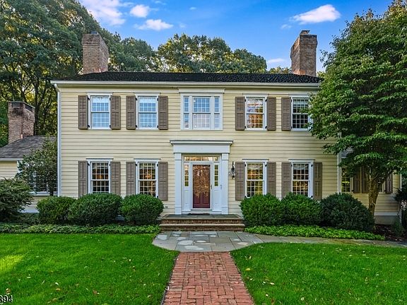 2nd image of 4 Barberry Row