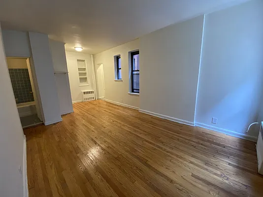 Rented by Compass | media 18