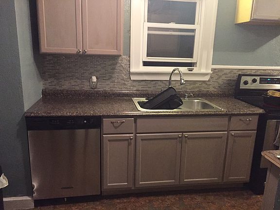 3rd image of 171 E Ravenwood Ave