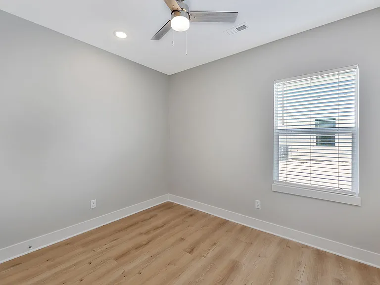 1218 SE 10th Street Ter — Photo 16