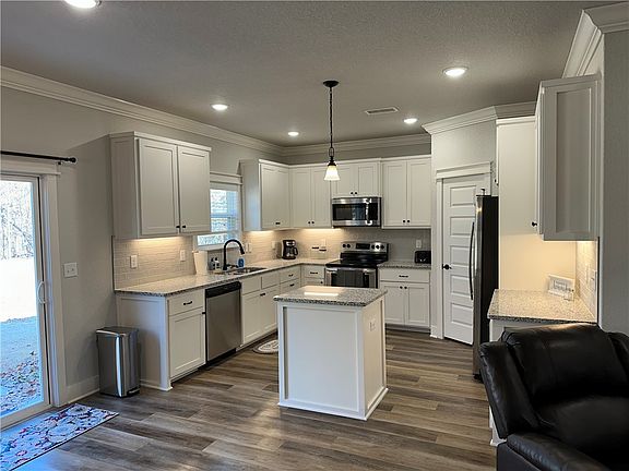 2nd image of 15 Tarbolten Ln