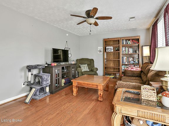 2nd image of 280 Cherry Ln