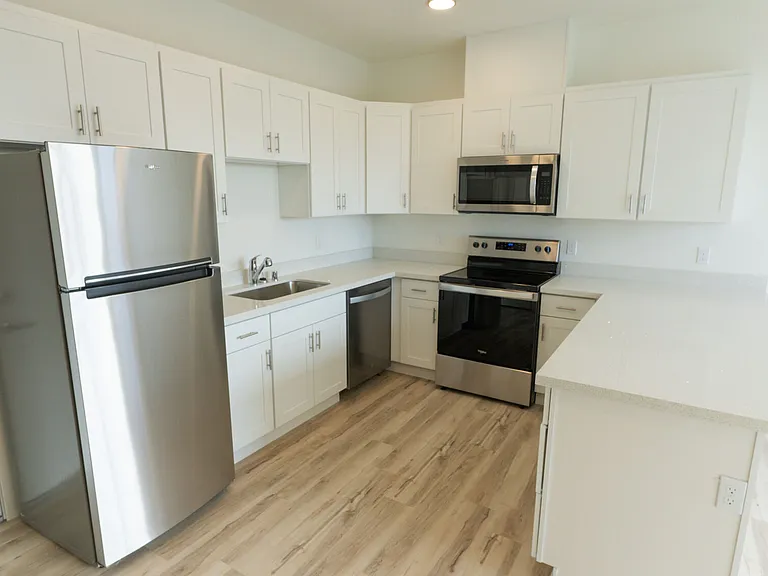 604 S Sheridan Ave — Photo 5