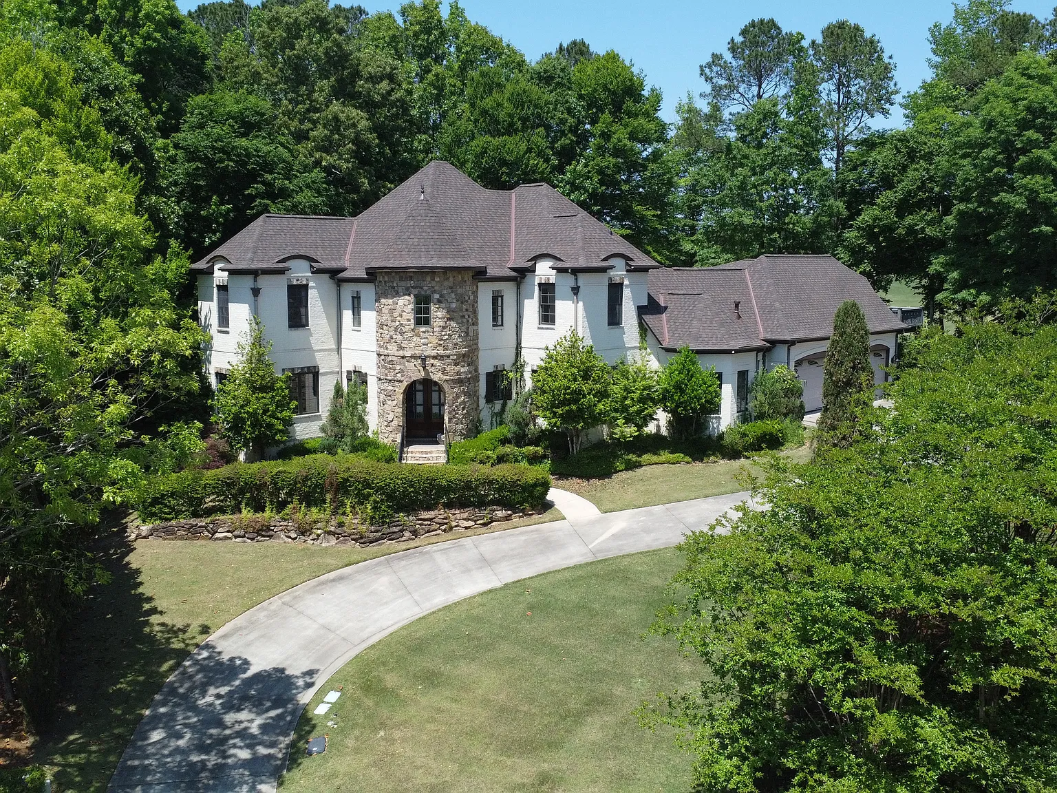 5 bed, 3751 sqft, $5,500 — Photo 1