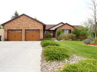2415 Bluffs Ridge Dr, Gillette, WY 82718