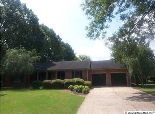 2005 Woodmont Dr SE, Decatur, AL 35601