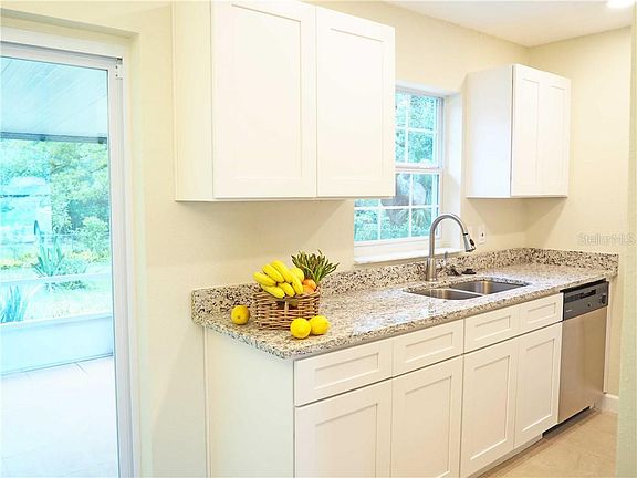 5th image of 339 Elm Dr