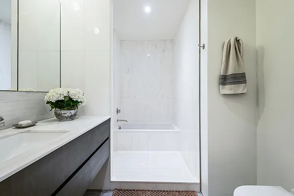 Sold by Real Direct | media 19