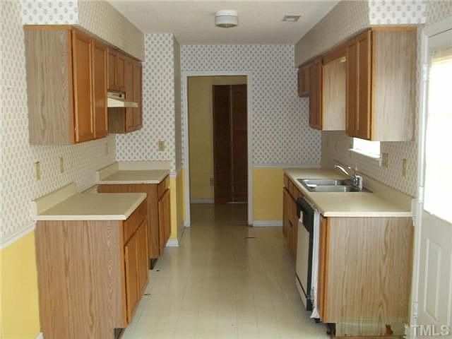 2nd image of 7 Lucas Dr