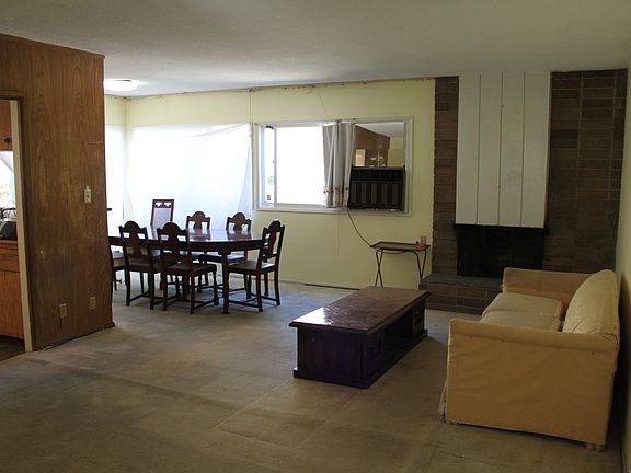 2nd image of 1501 Sunnyhill Dr