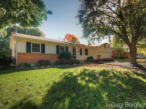 2nd image of 2110 Radcliff Ave SE
