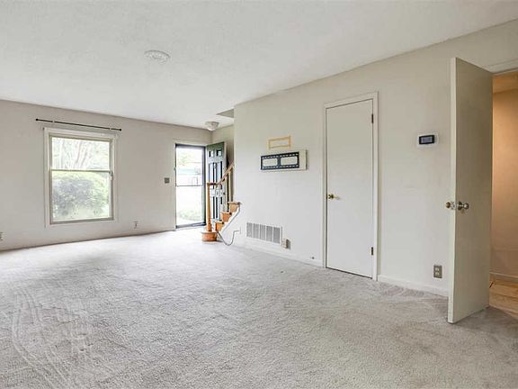 3rd image of 5893 Park Ave #5893