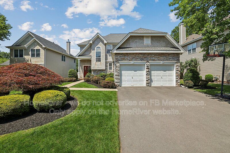 1st image of 10 Redmond Ct