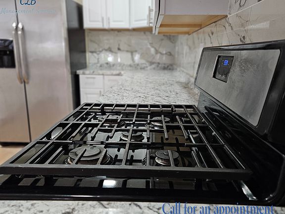 3rd image of 7247 Middlesex St