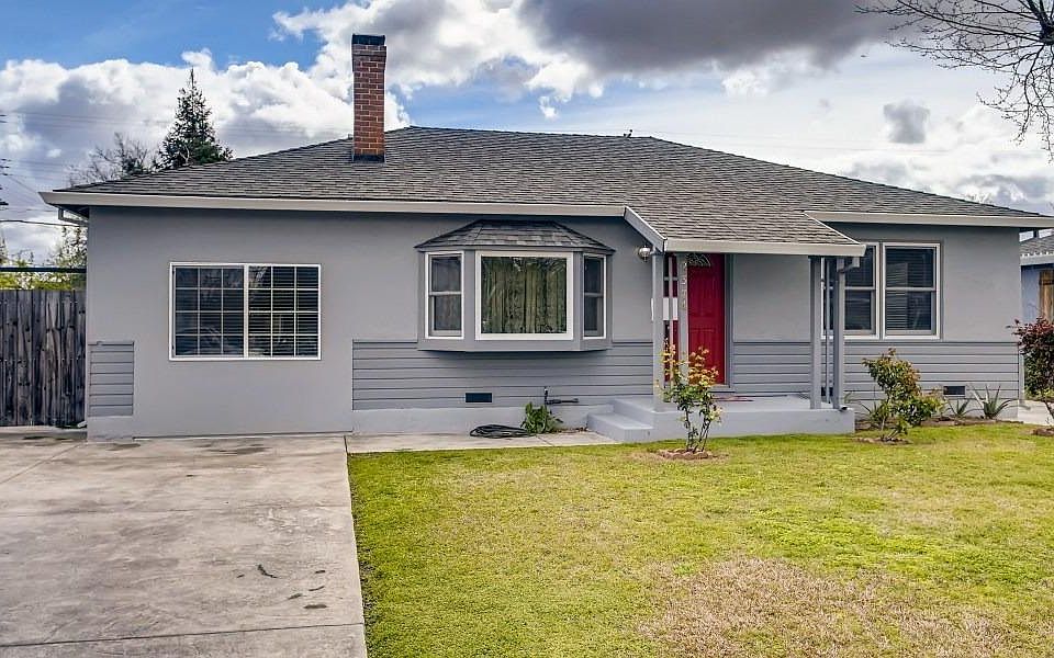 2nd image of 2374 Hooke Way