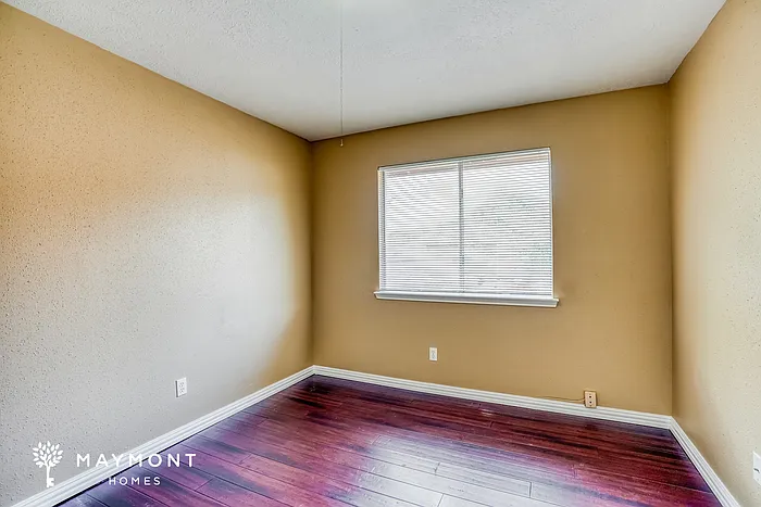 326 Dunford Ct — Photo 11