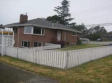 1st image of 625 SE Regatta Dr
