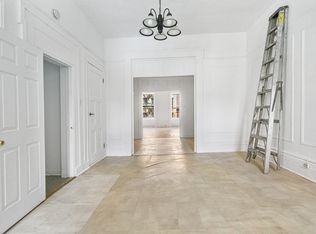 208 E 10th St APT 2, New York, NY 10003