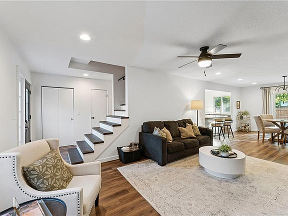 4th image of 8604 W 84th Ter