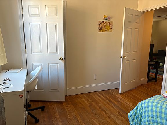3rd image of 62 Egmont St APT 6D