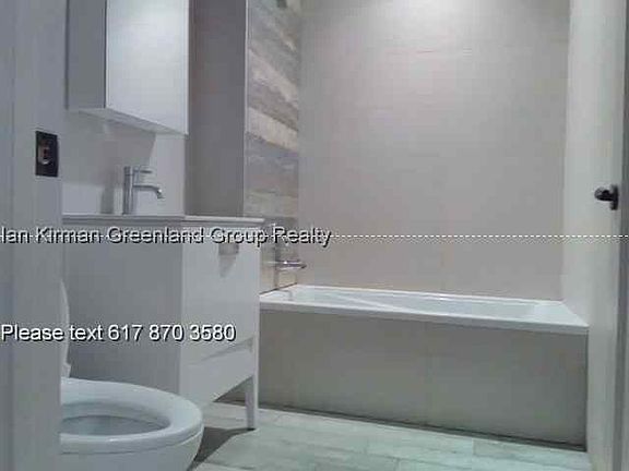 5th image of 487 Chauncey St APT 1R