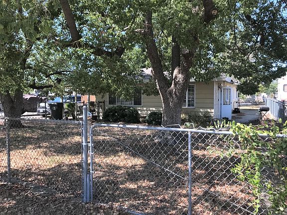 3rd image of 1115 Claire Ave