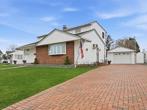 3rd image of 22 Randal Drive